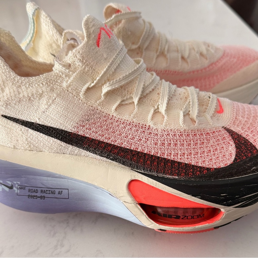 Nike Women's Cream and Coral Athletic Shoes